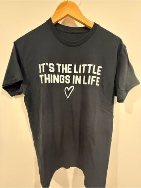 Black T-Shirt ‘ITS THE LITTLE THINGS IN LIFE’.